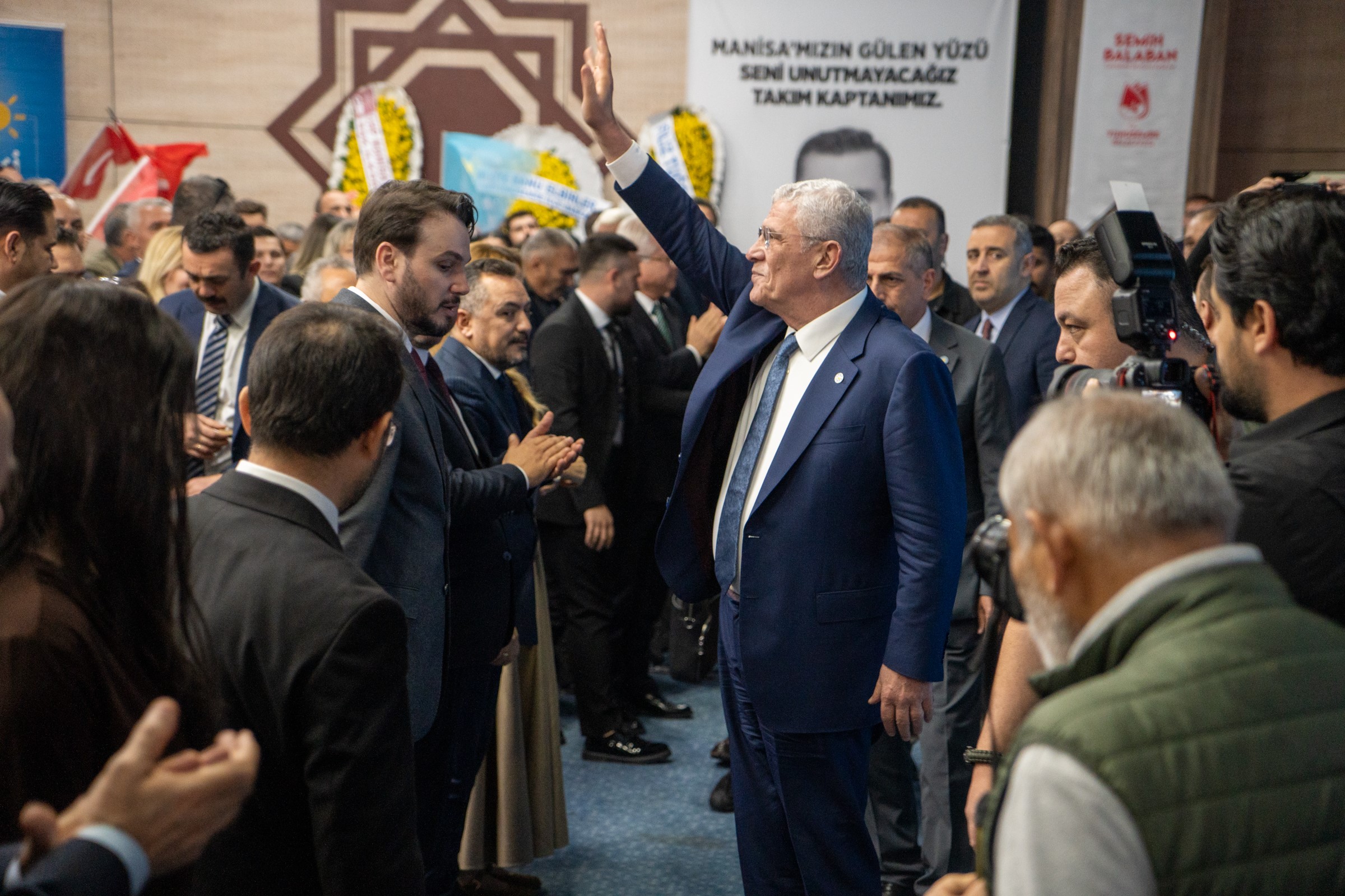 İYİ Parti Manisa'da bayrak değişimi-1.