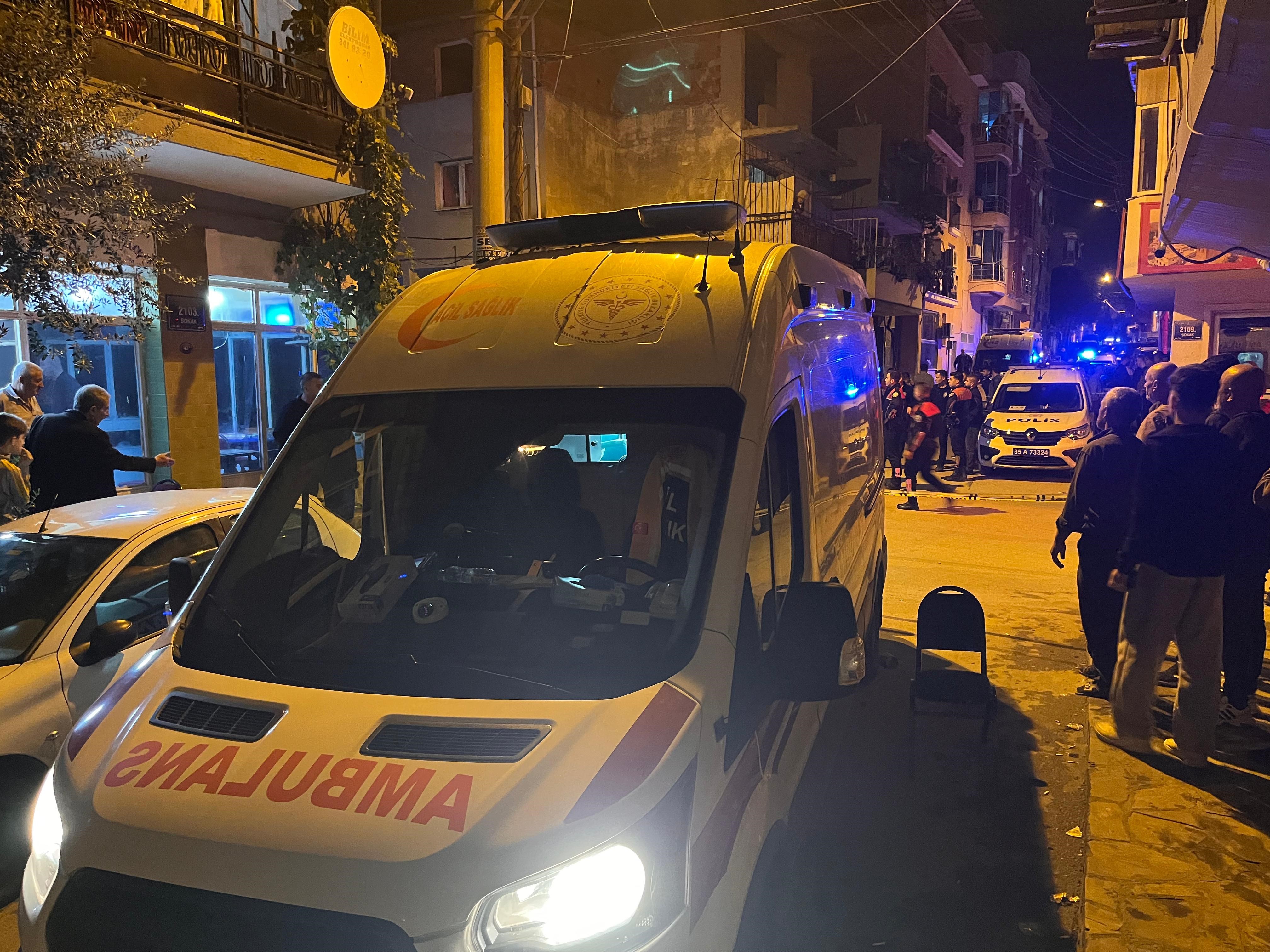 İzmir'de silahlı saldırı: 1 kişi hayatını kaybetti.-2