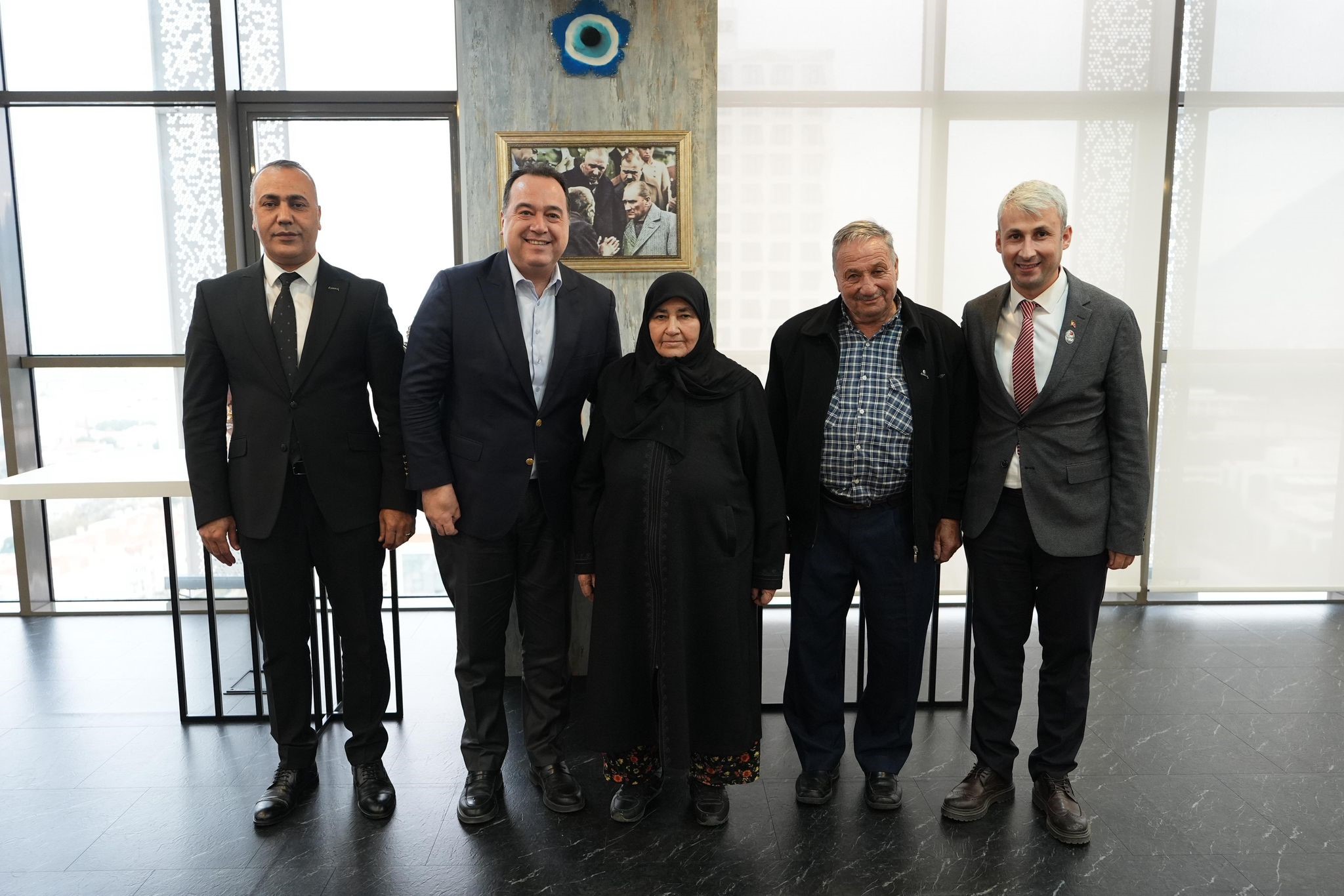 Manisa'da şehit ailesinden protokol ziyaretleri-.1