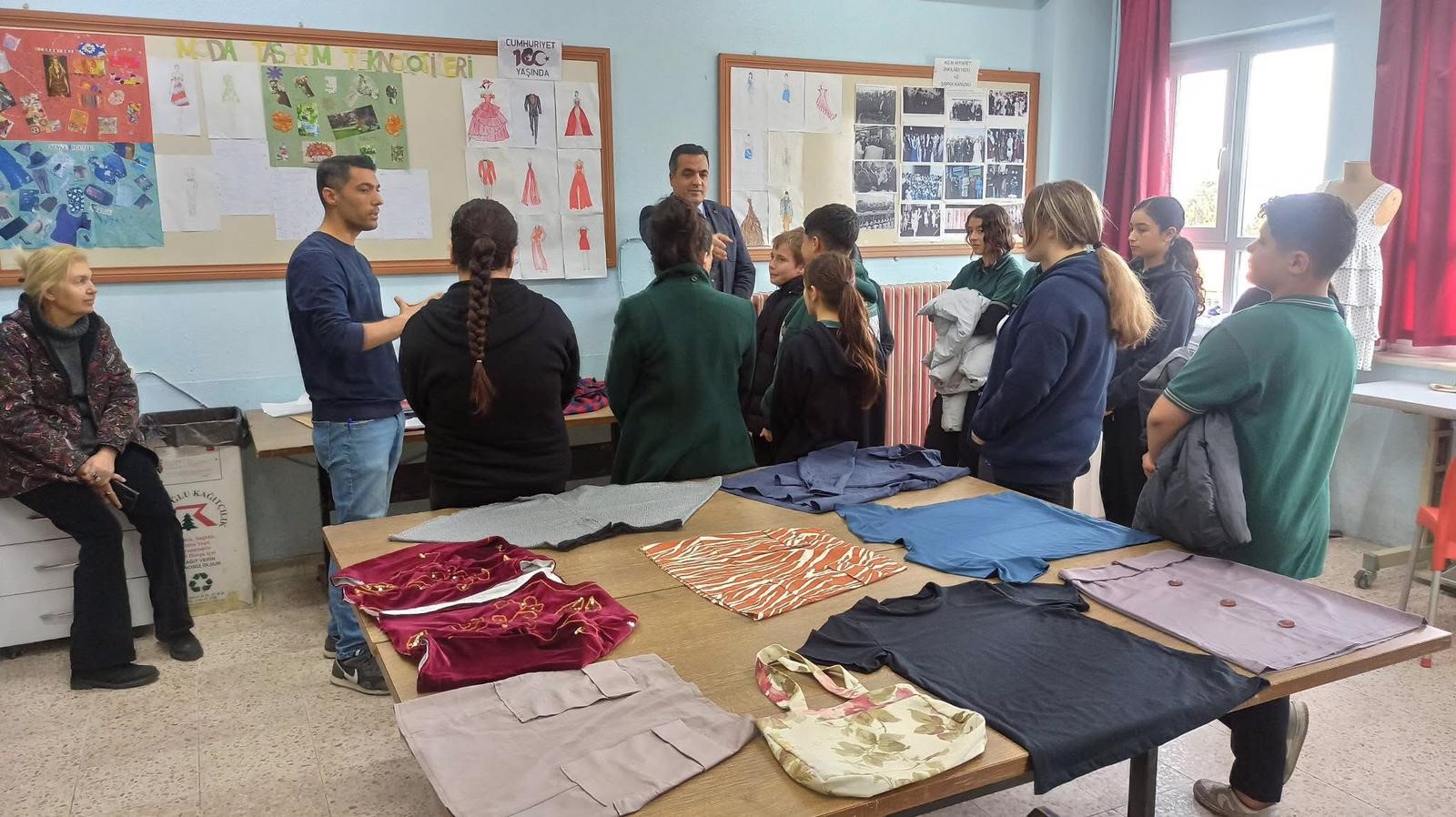 Sarıgöl Kaymakamı Halil Dalak’tan “Atölyede Bir Gün” ziyareti-2.1