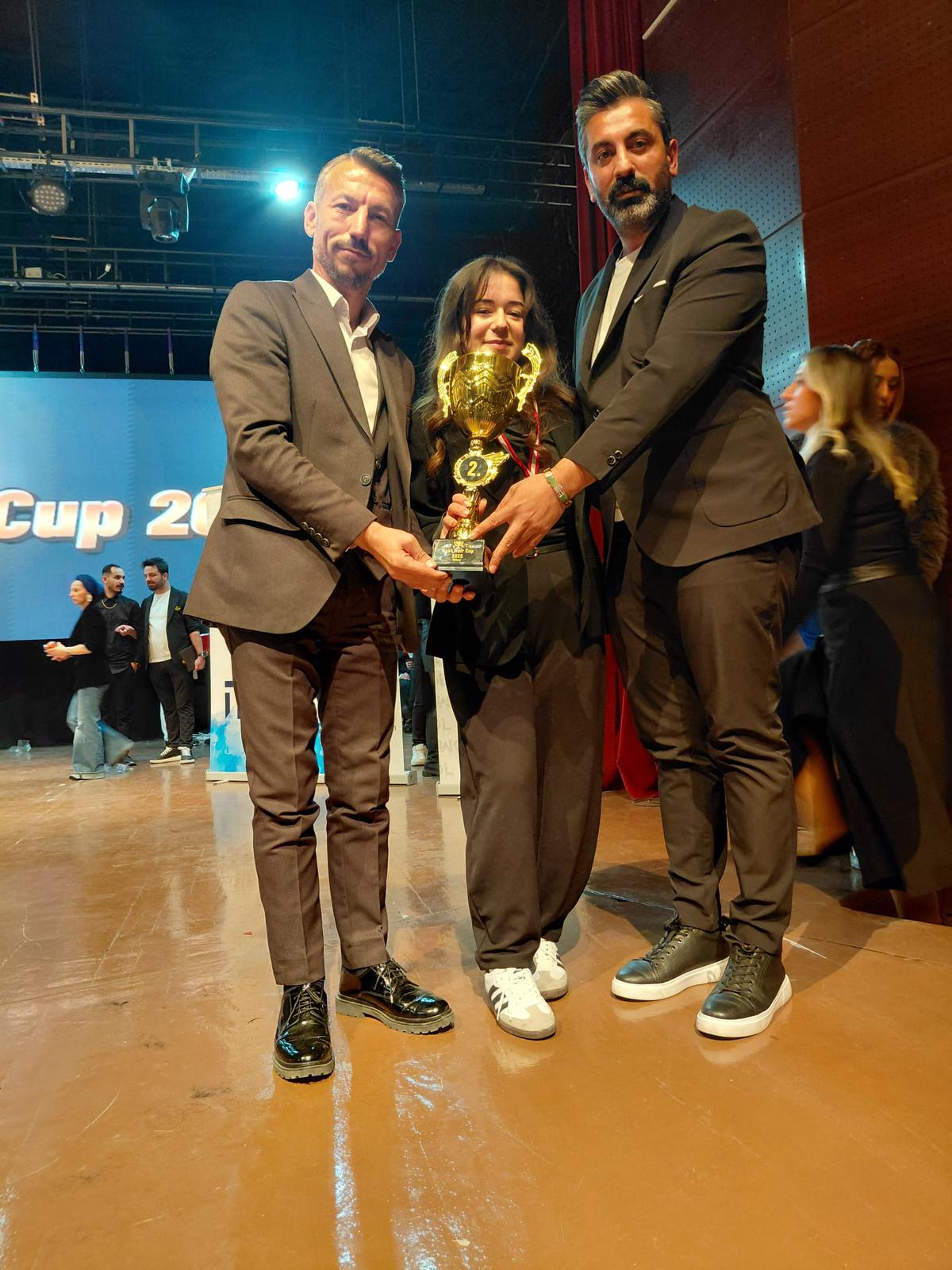 Manisalı Kuaförler Uşak Hair Cup 2025Ten 3 Kupa İle Döndü! (7)