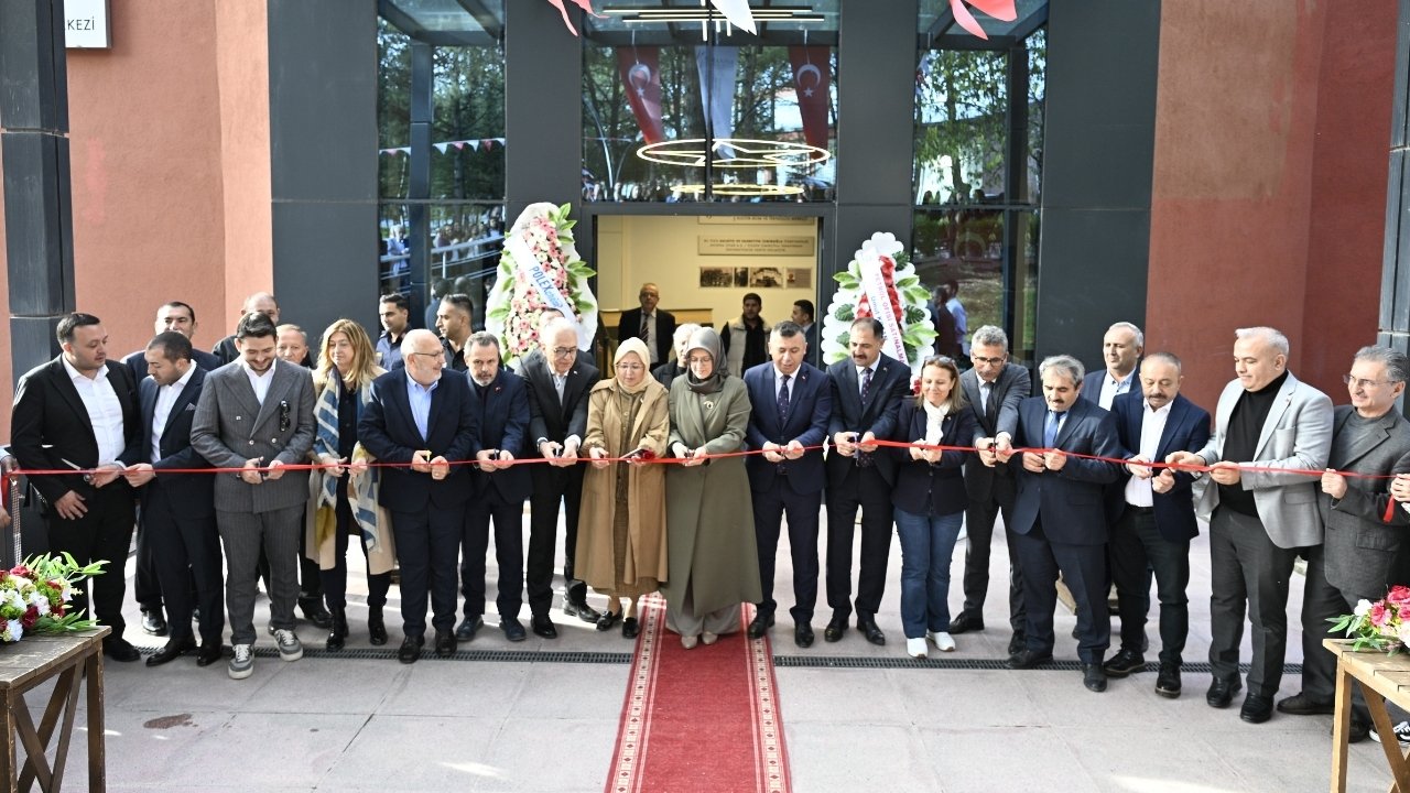 Manisa'ya Yeni Bir Eğitim Ve Kültür Merkezi Açıldı 1.1