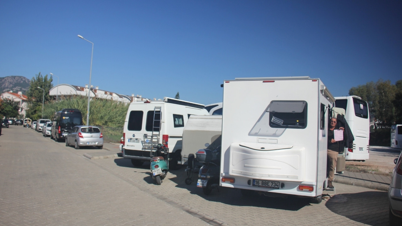 Muğla'da Karavanda Yaşayan Emekliye Şok 1.1