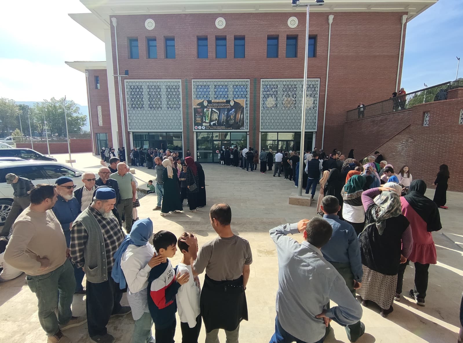 Mukaddes Emanetler Sergisi Yoğun Ilgi Gördü (3)