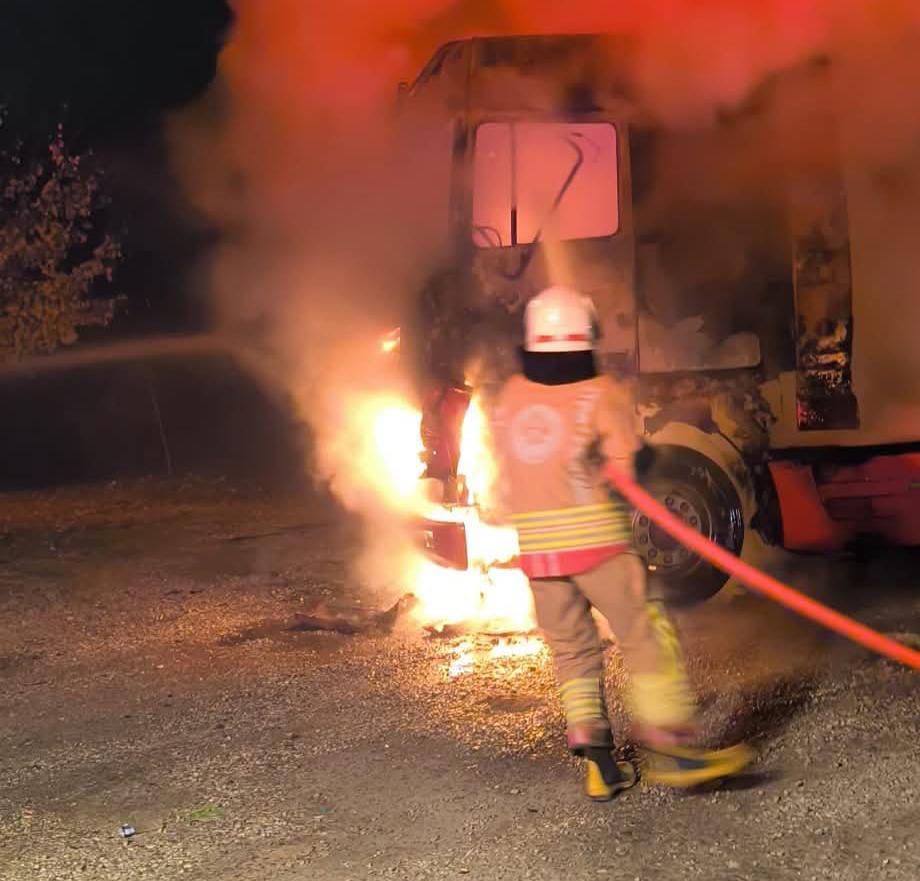 Kırkağaç'ta Korkutan Tır Yangını-.3.1