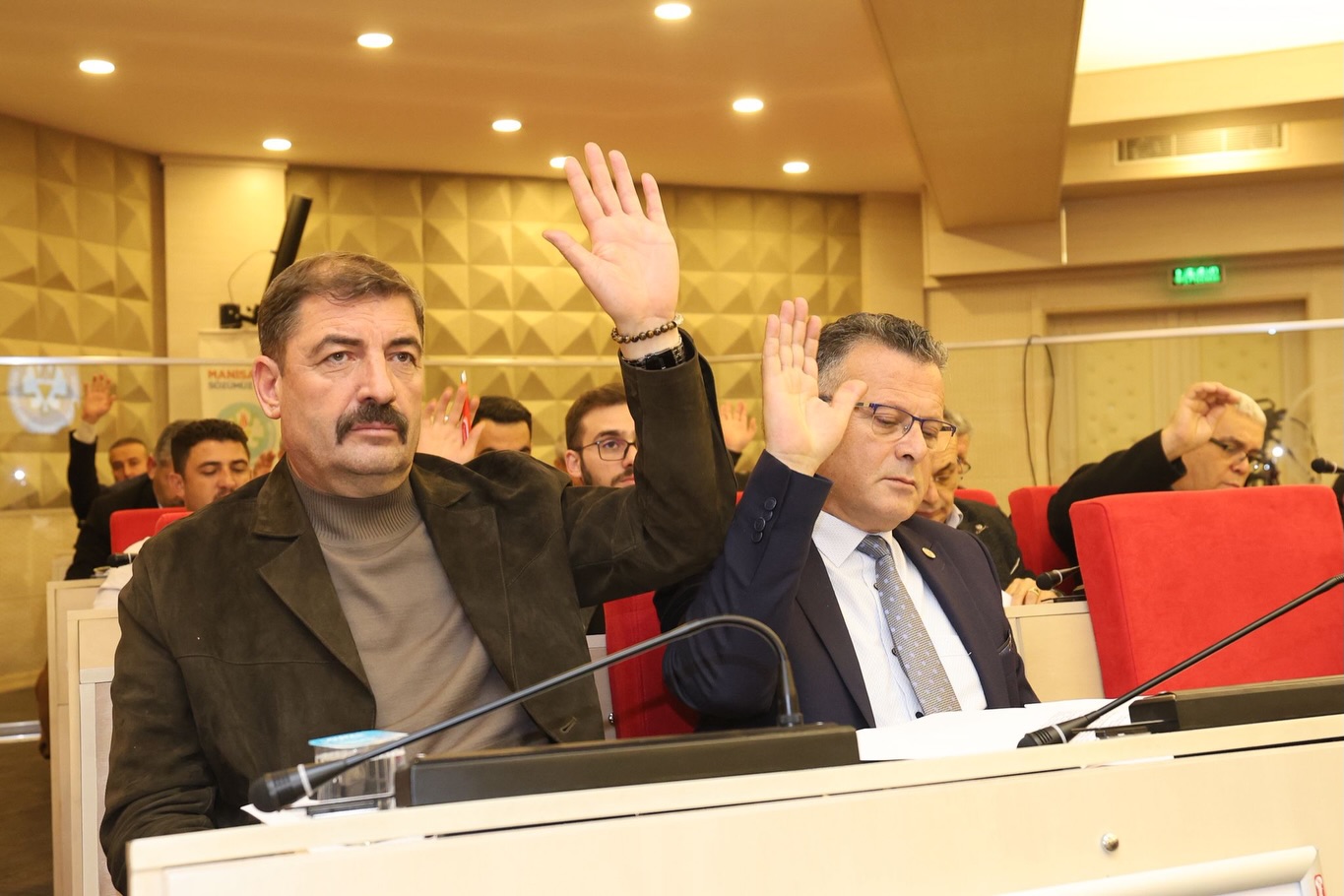 587814389 18538844893007652 7304939983862491826 N