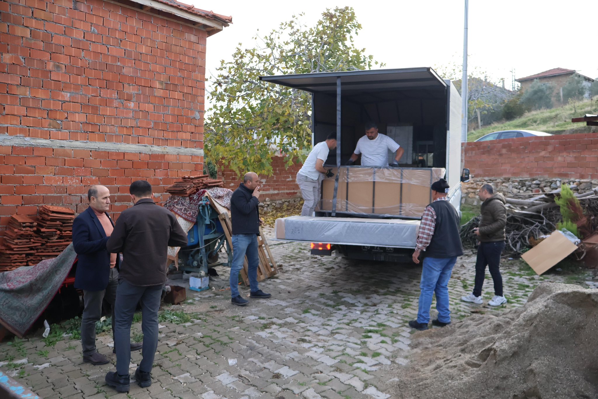 593462829 10162321689342987 1216972373681887425 N