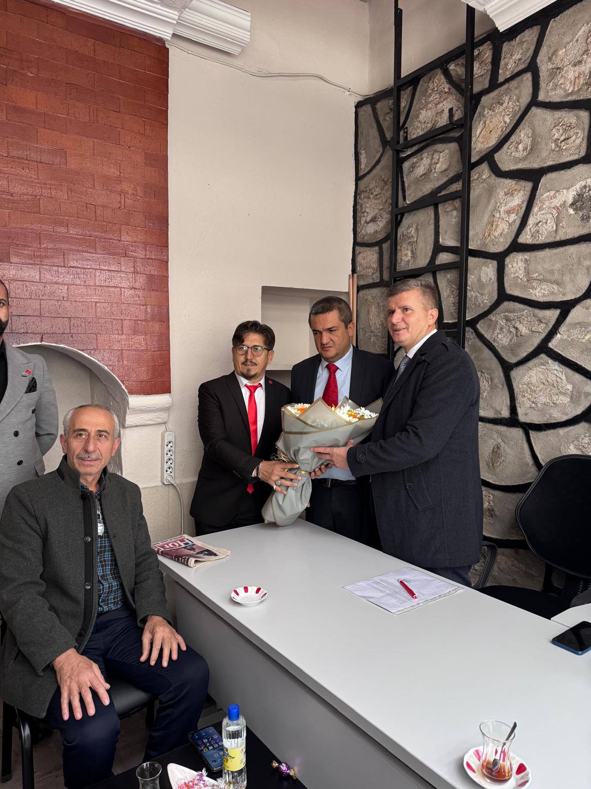 593922381 1320546803444986 5217156345929180200 N