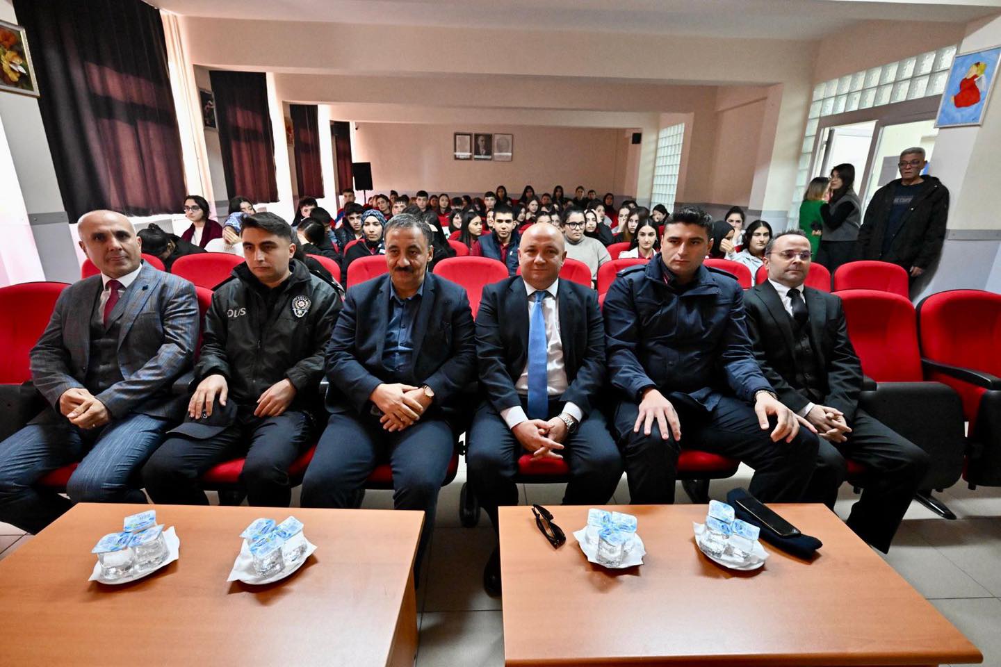 599005600 1276597174498785 8476262739961618353 N