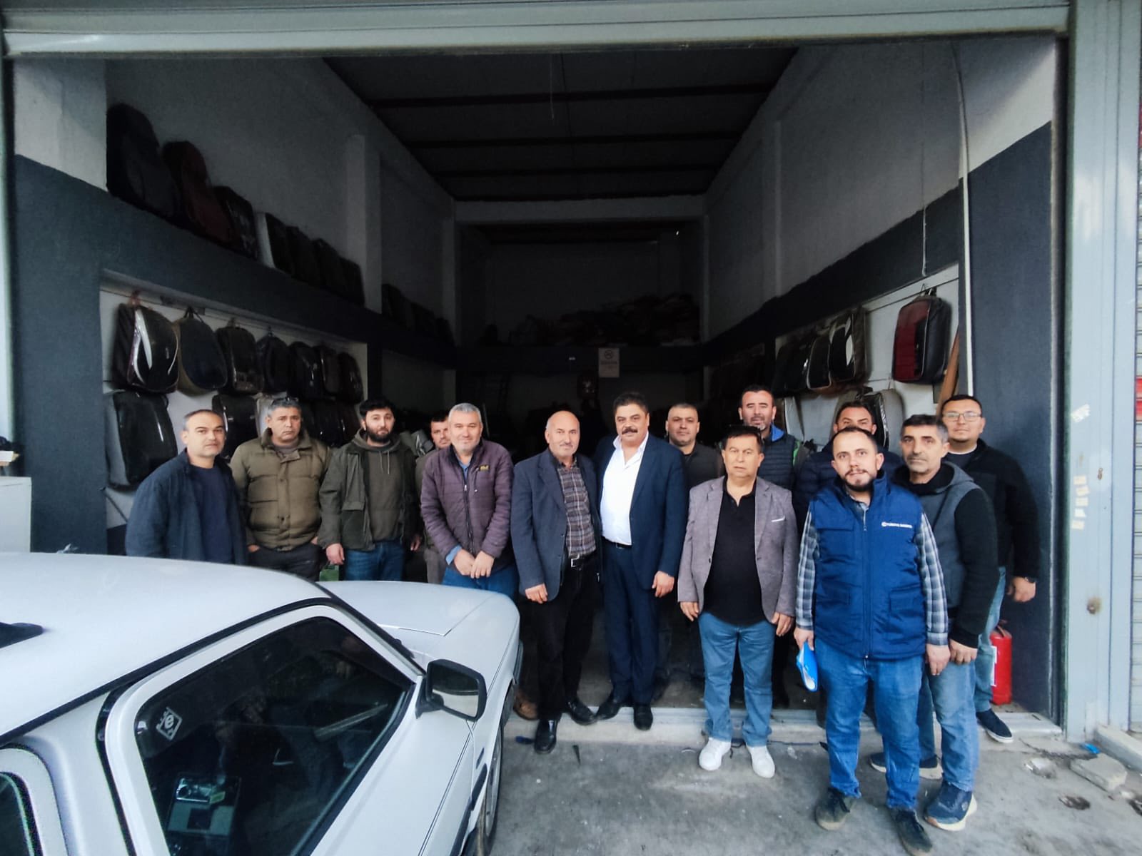 599952570 10163617991433728 4296863372817054873 N