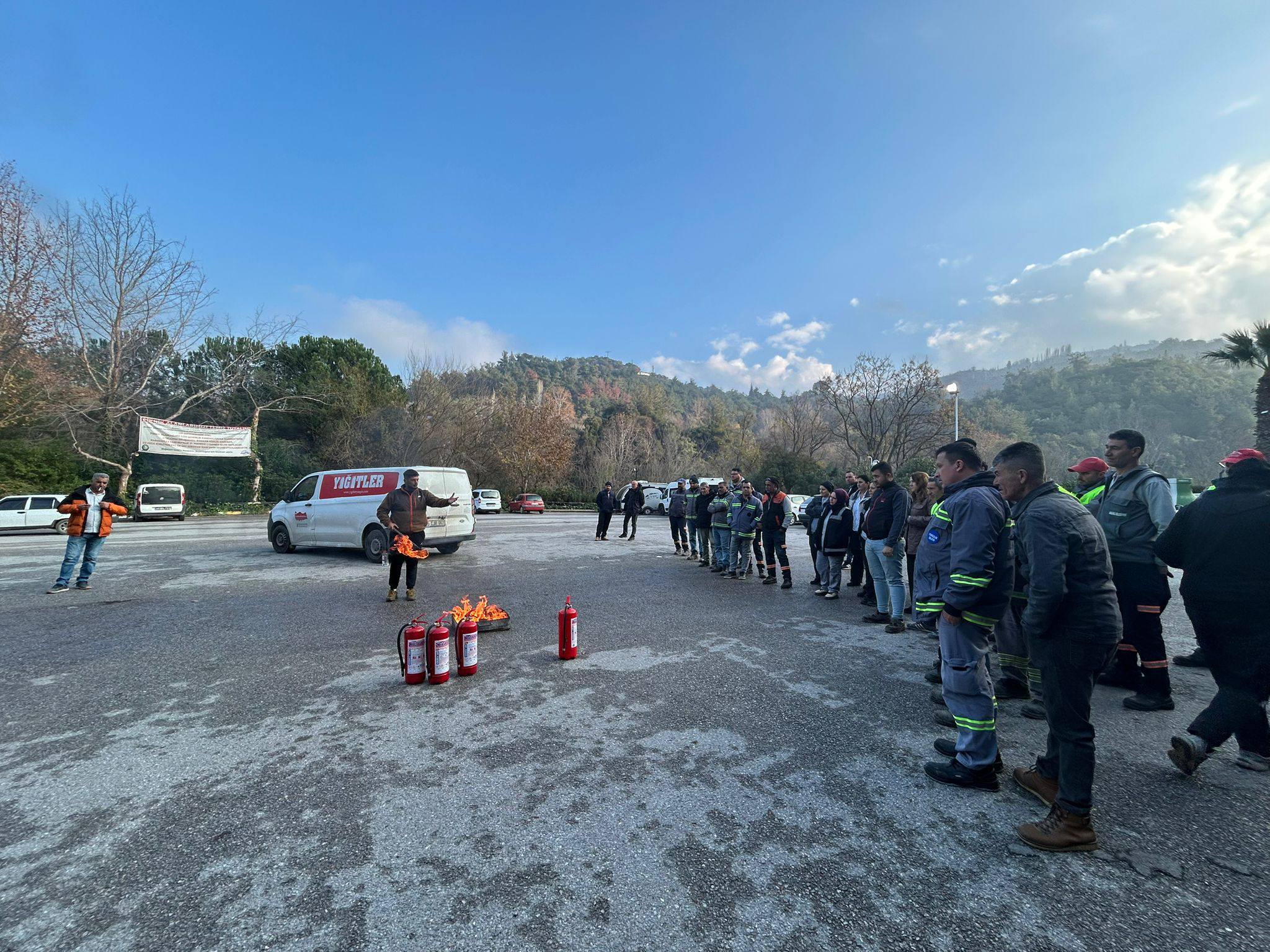 Salihli Belediyesi personeline yangınla mücadele eğitimi-1.2.3