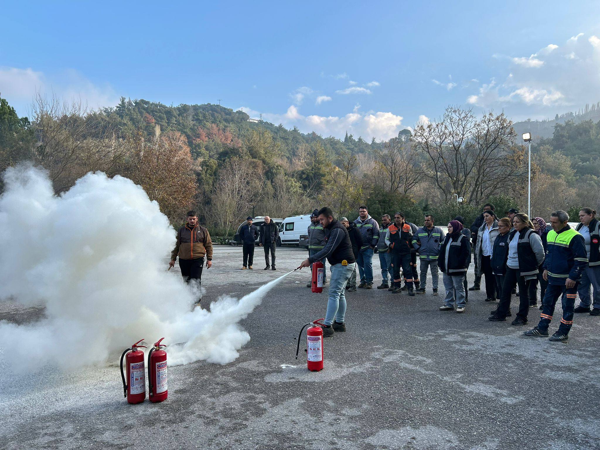 Salihli Belediyesi personeline yangınla mücadele eğitimi-.2.