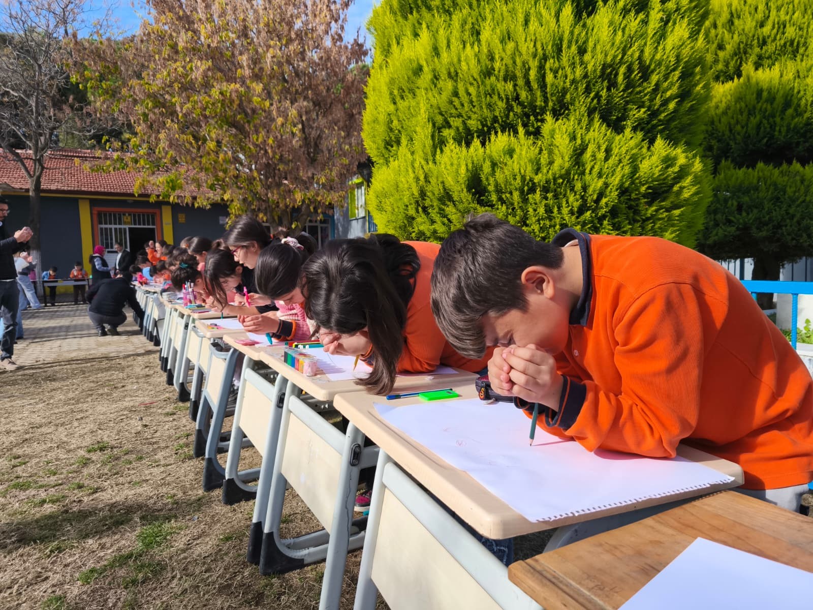 Sarıgöl'de öğrenciler engel deneyimiyle empati kurdu-.1