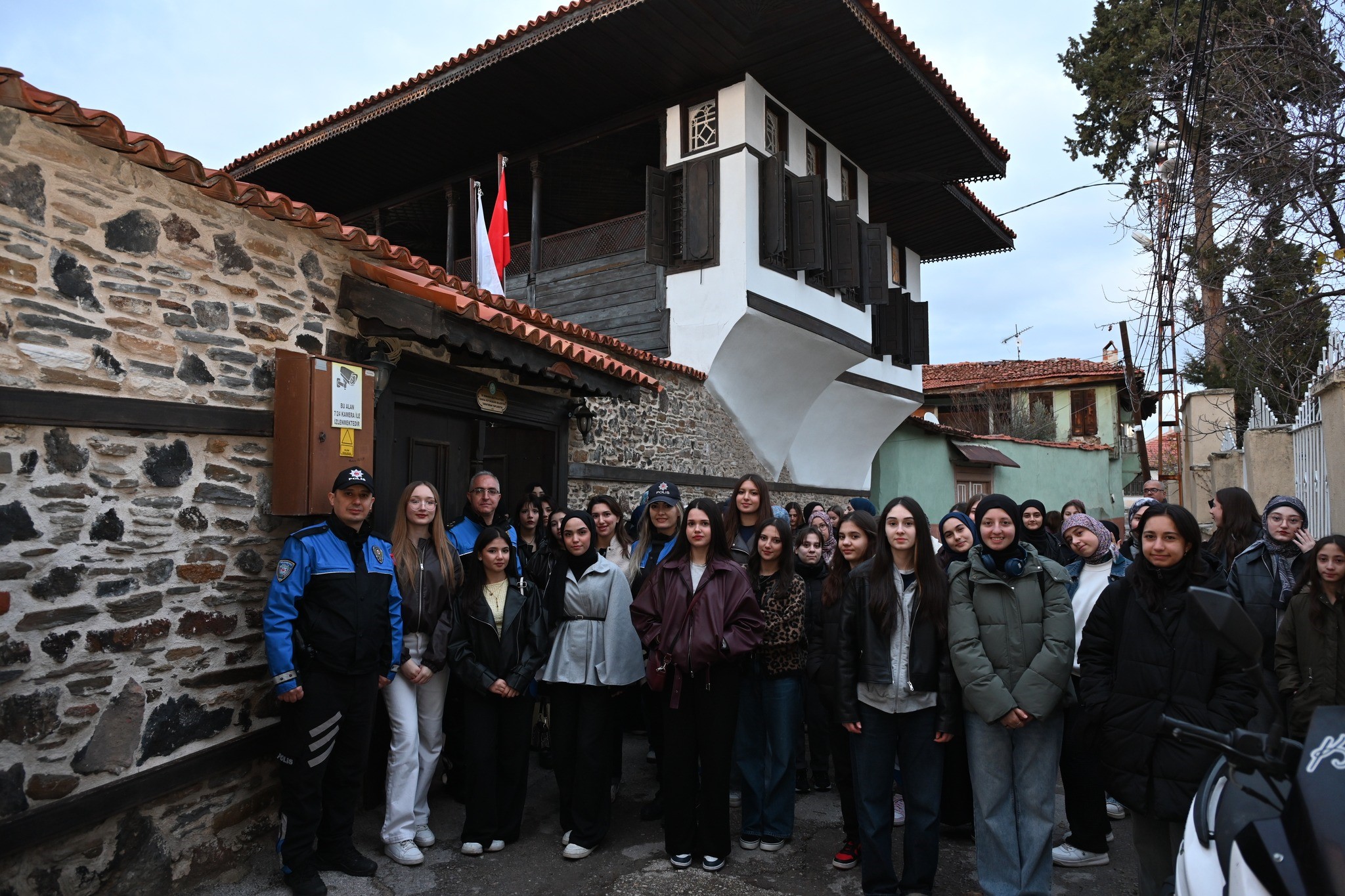 Manisa'da 'Tarihi Kentin Umutlu Çocukları' projesi devam ediyor-.1