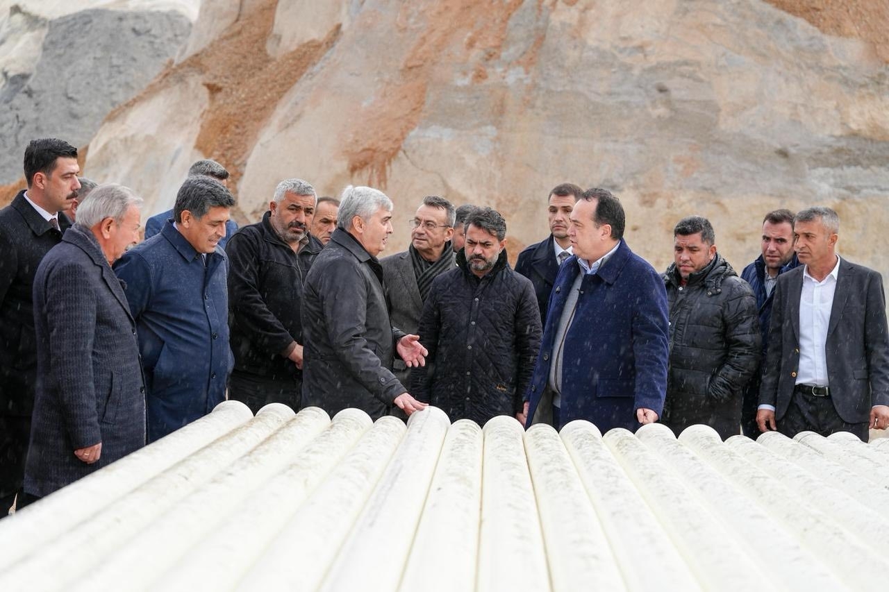 F 45462 318Ec022032E44D383C8D9C248C3153D-1