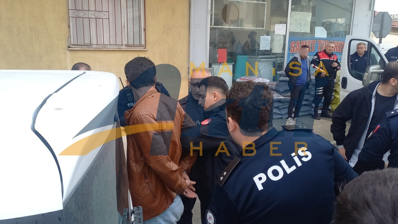 Manisa’da Nefes Kesen Kovalamaca 3 Kişilik Minibüsten 35 Kişi Çıktı! Ç.4