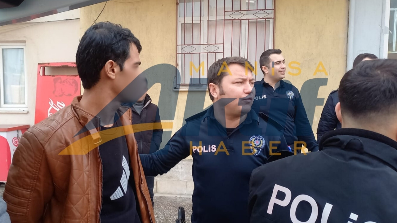 Manisa’da Nefes Kesen Kovalamaca 3 Kişilik Minibüsten 35 Kişi Çıktı! Ç.7