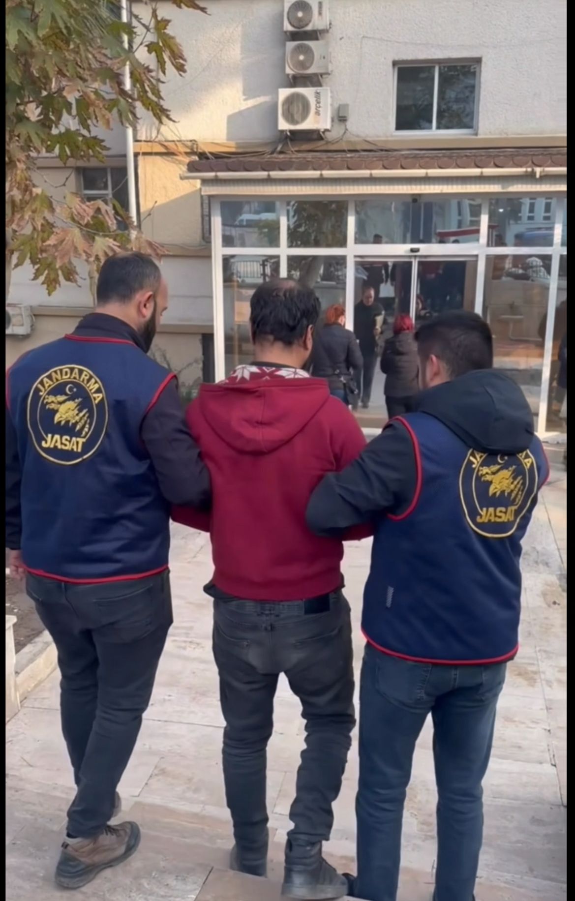 Sarıgöl'de çiftçilere dadanan gaspçı jandarmadan kaçamadı-.2