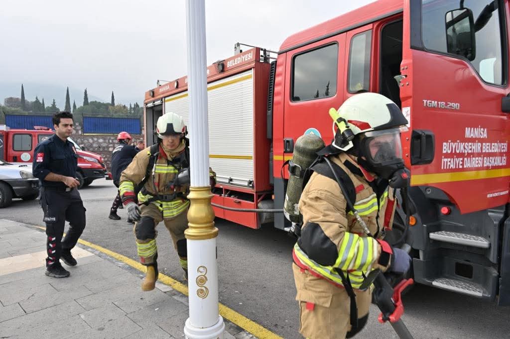 Manisa İtfaiyesi 2025 yılında 14 bin 454 olaya müdahale etti-.1.2