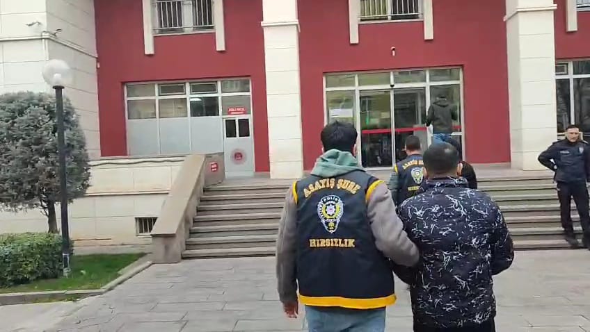 Manisa'da fabrikadaki çelik kasayı soyan şüphelilere operasyon: 5 tutuklama-.3.14