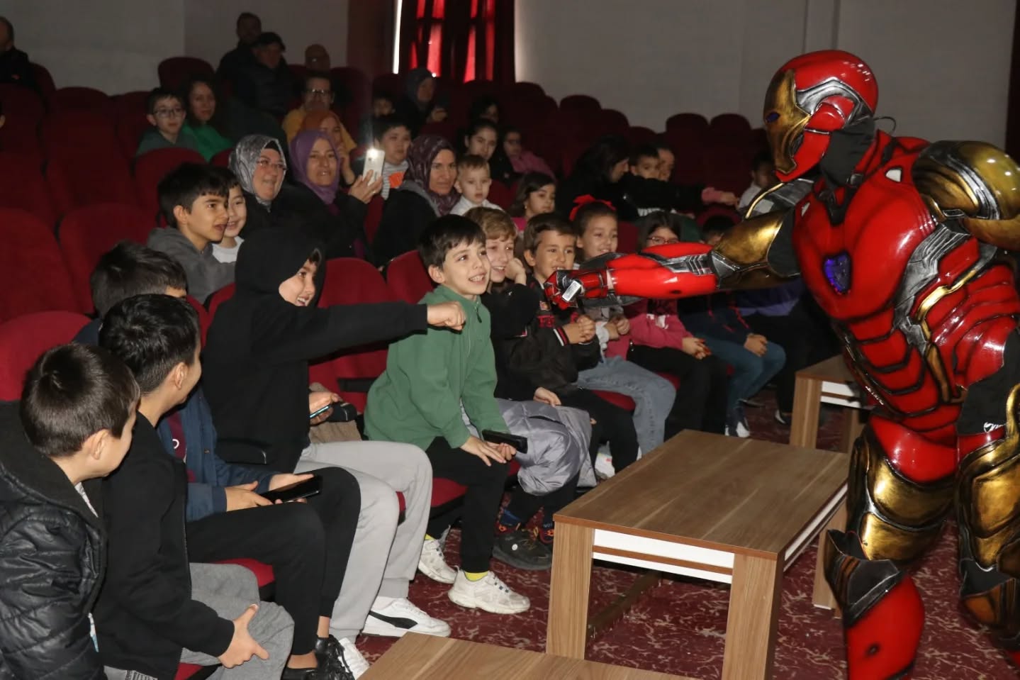 Gördesli Çocuklara Sömestr Hediyesi-1