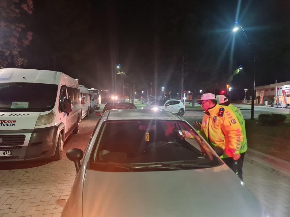 Manisa'da yılbaşı denetimi: Binlerce şahıs sorgulandı!