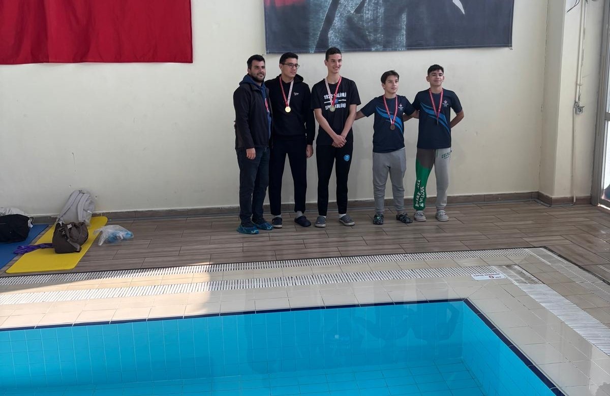 Sarıgöllü öğrenci Manisa'da madalyaları topladı-.1.1