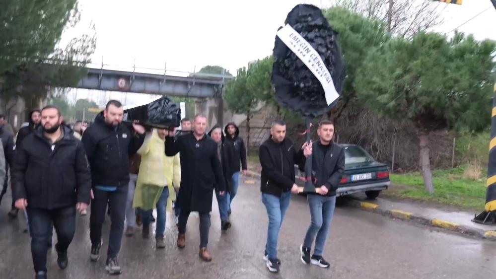 TORKU'ya siyah tabutlu eylem