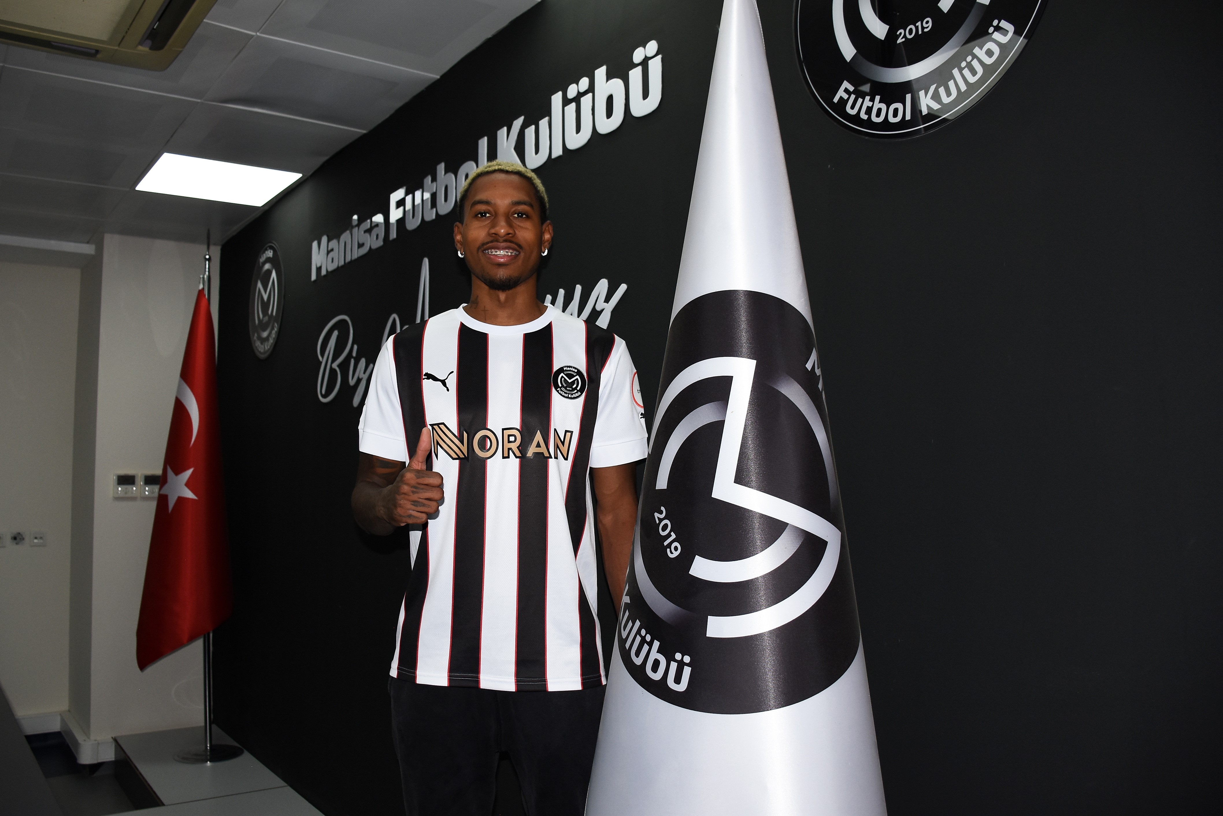 Alenis Vargas’ (2)