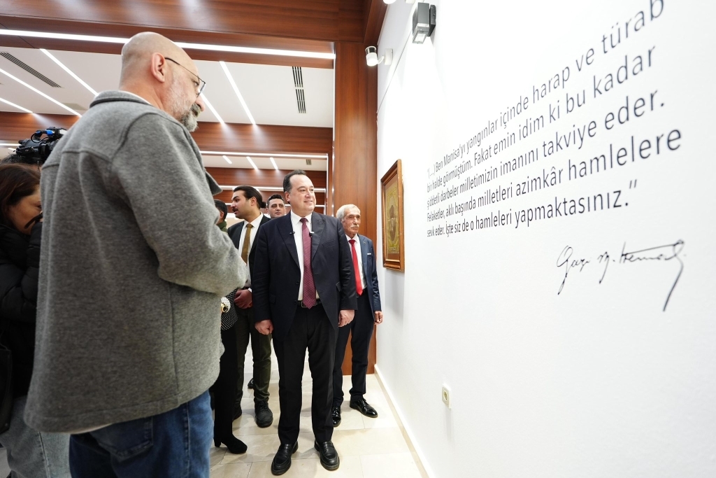 Mustafa Kemal Atatürk Sergisi Manisa'da açıldı-.3.1