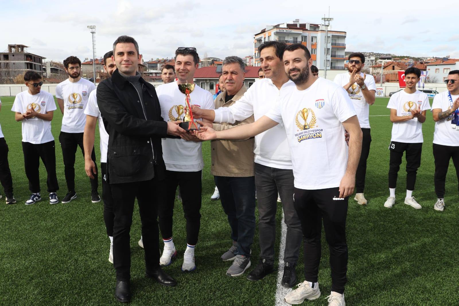 Kaymakam Yildiz Tebri̇k (2)