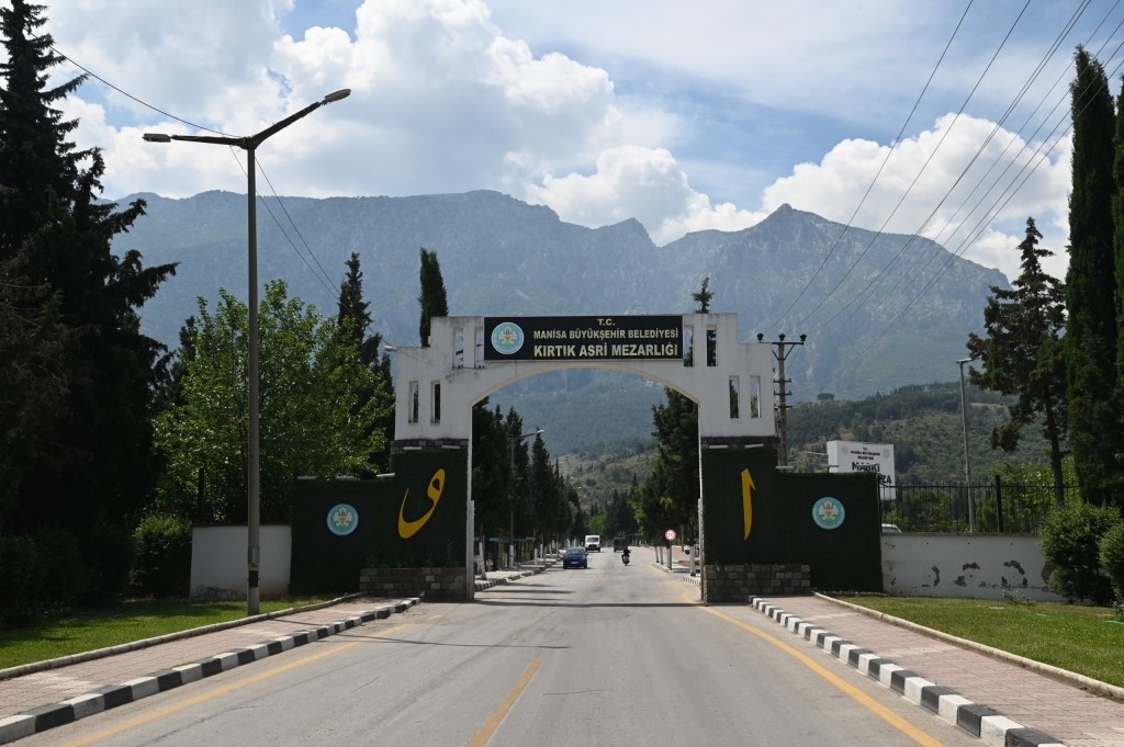 Manisa Büyükşehir Belediyesi Mezar (6)