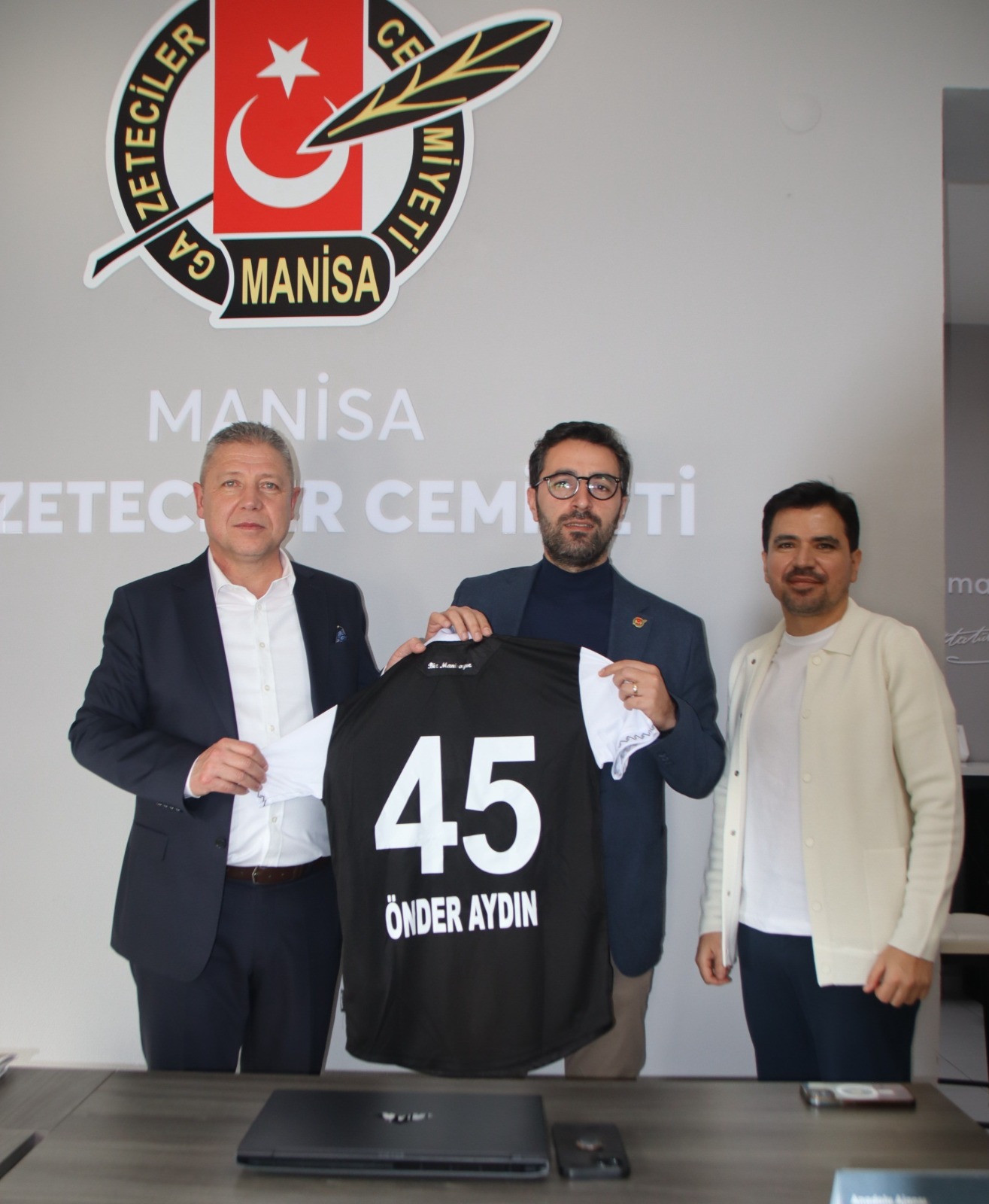Manisa Gazeteciler Cemiyeti (1)