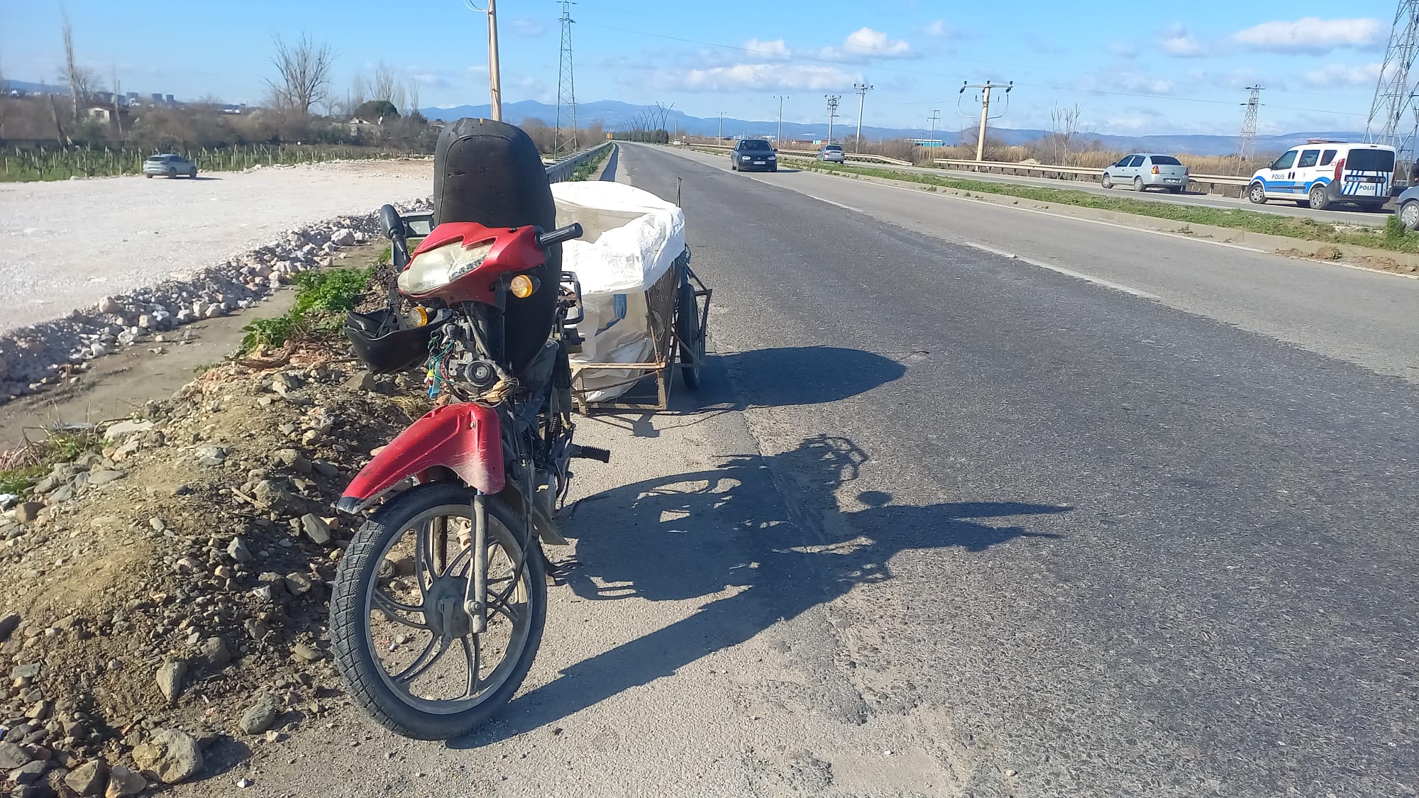 Manisa'da Aydınlatma Direklerinin Kablolarını Çalan 2 Şüpheli Yakalandı (5)