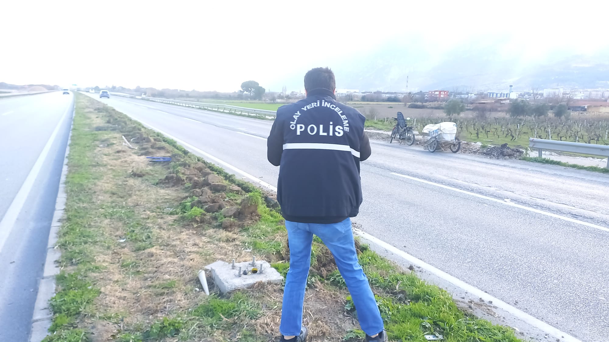 Manisa'da Aydınlatma Direklerinin Kablolarını Çalan 2 Şüpheli Yakalandı (7)