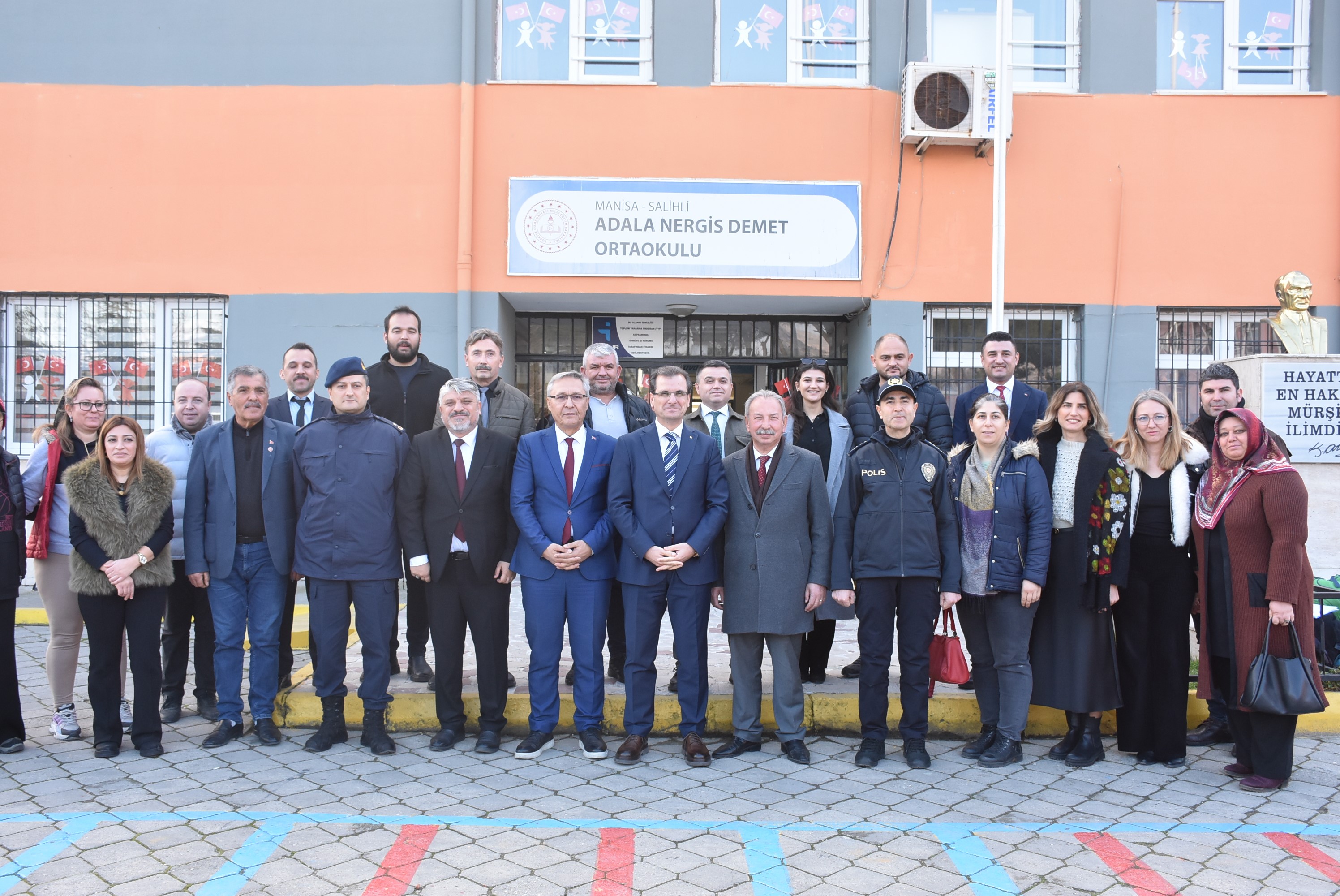 Salihli'de Beceri Atölyesi Müzik Sınıfı Açıldı! (4)