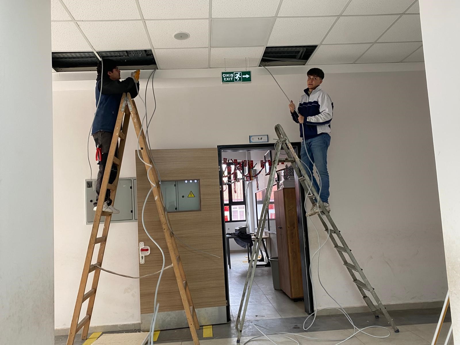 Sarıgöl'ün En Büyük Okulu Destek Ile Adından Söz Ettirid (1)