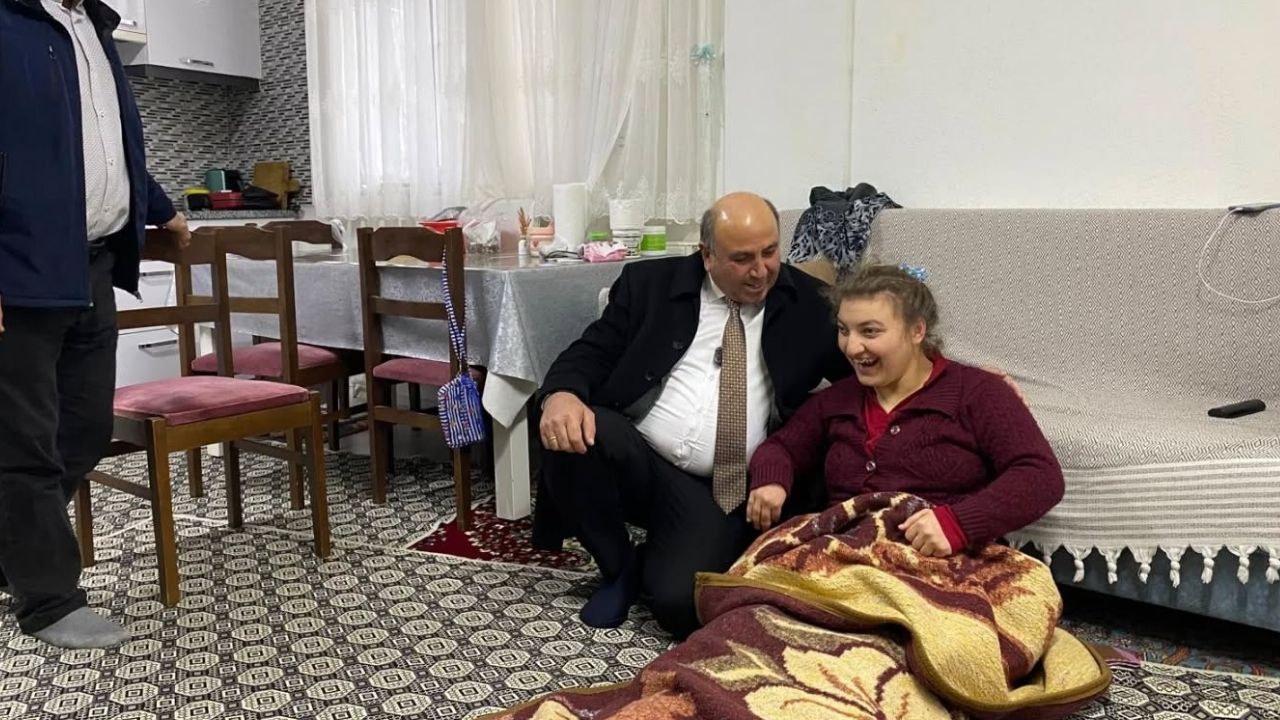 Tahsin Akdeniz Akulü Sandalye Desteği