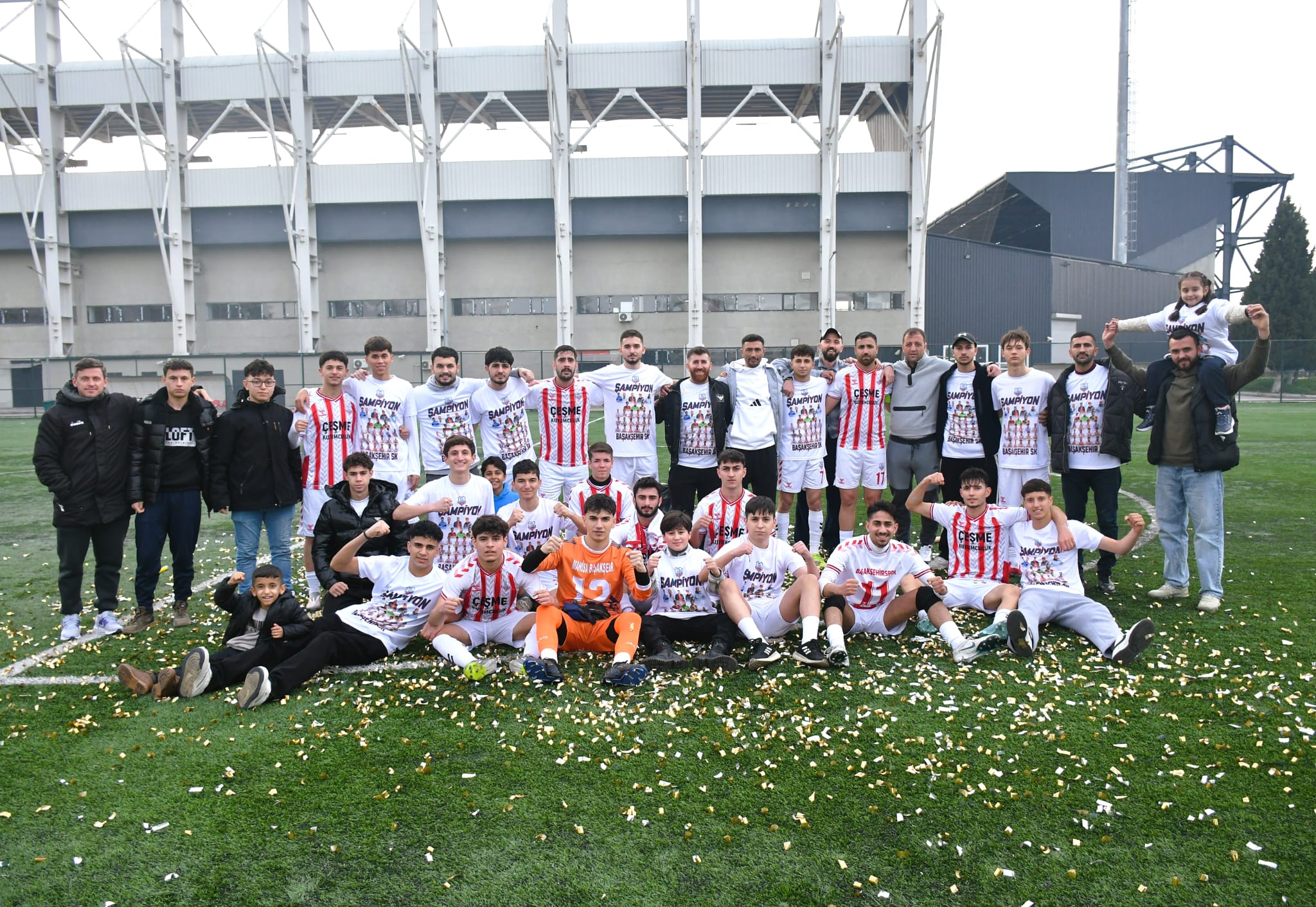 Manisa Başakşehirspor şampiyonluk kupasına kavuştu-.1.