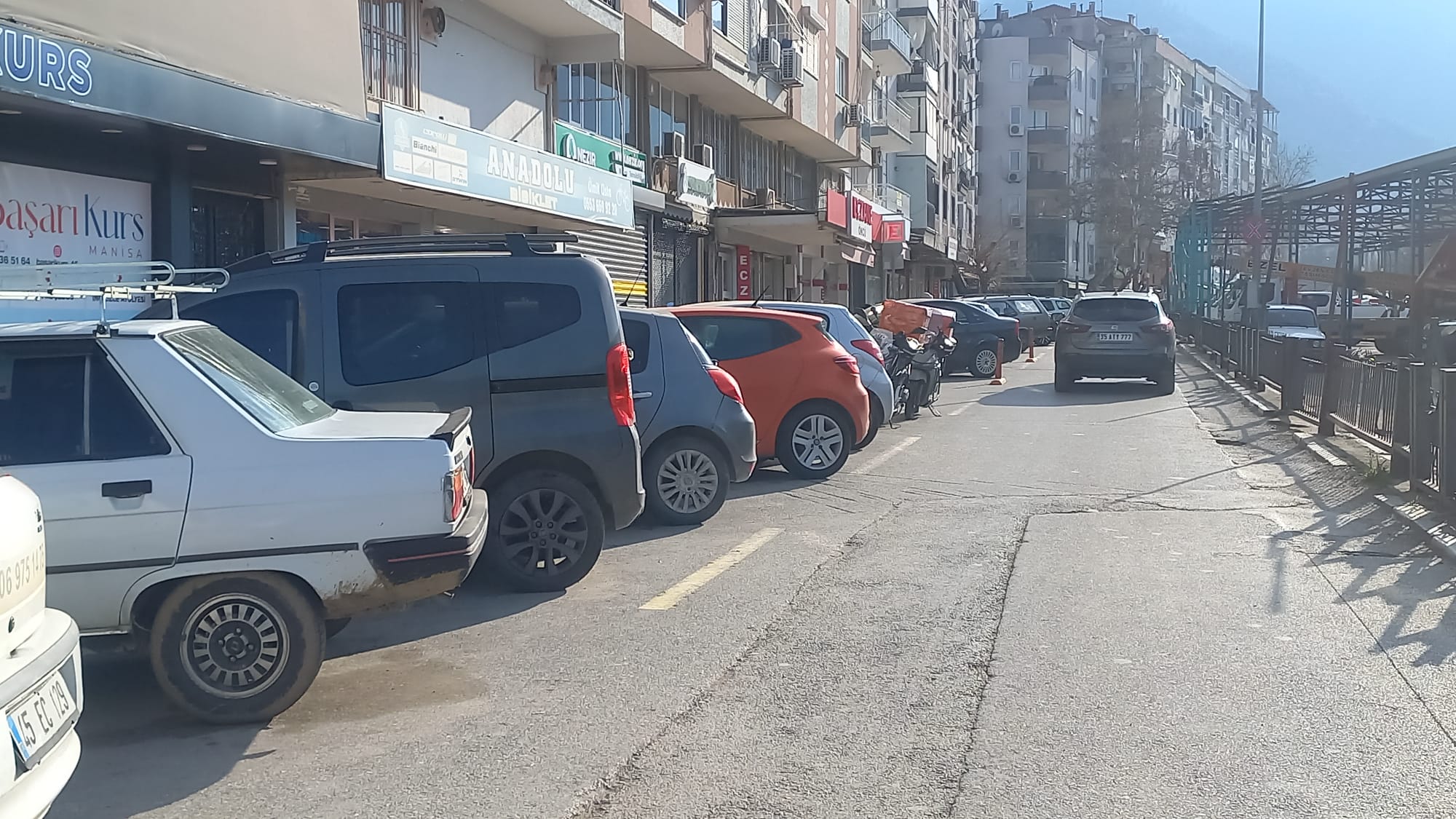 ​Yanı Başında Bin Araçlık Konfor, Sokakta Kaos (3)