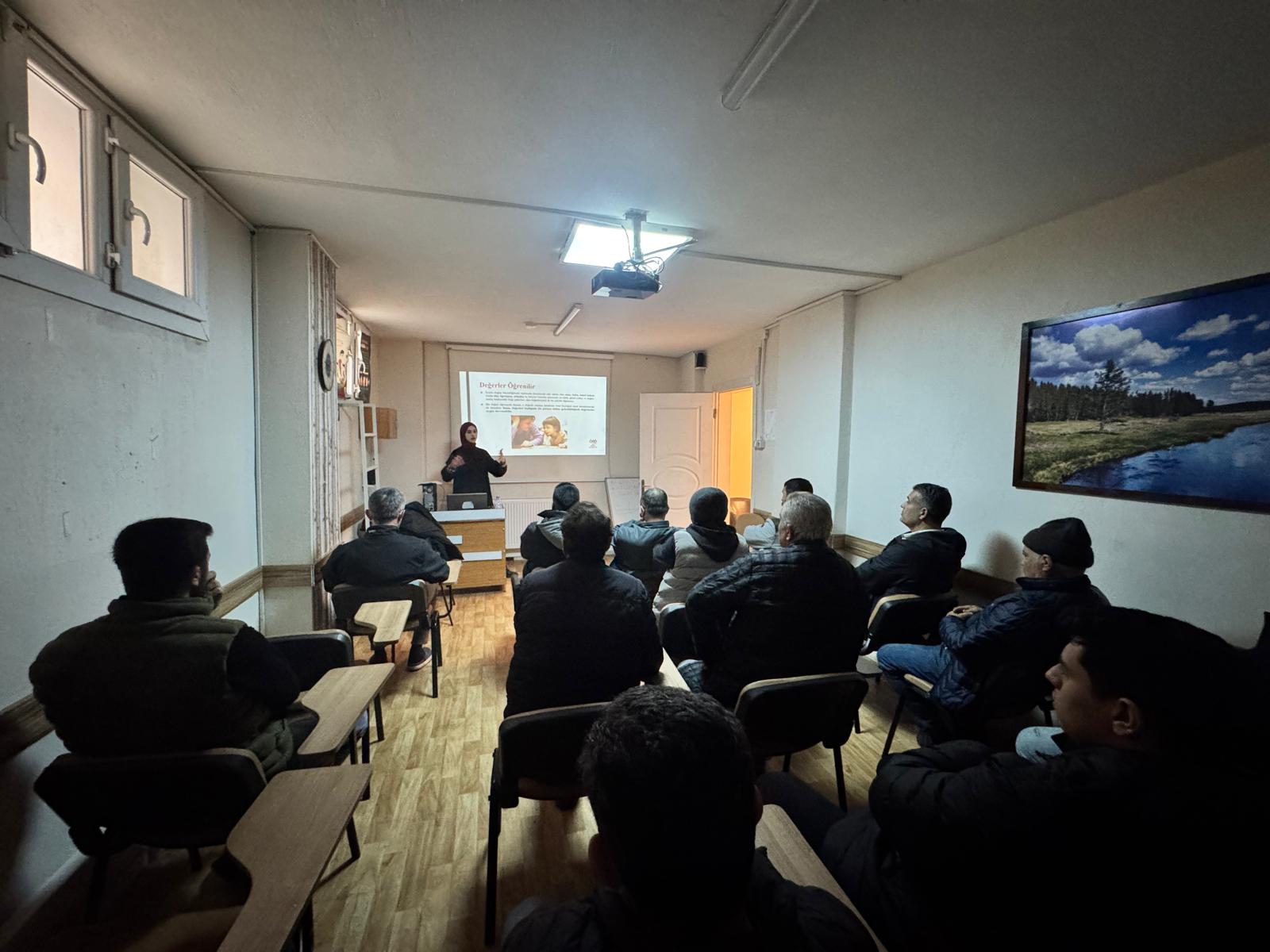 Manisa'da denetimli serbestlikten yararlanan kişilere eğitim-.1.1