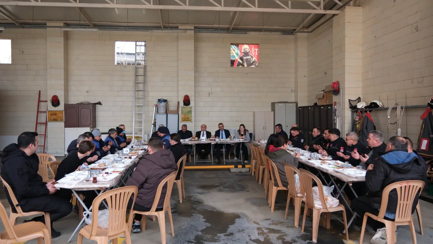 Başkan Akdeniz, İtfaiye personelleriyle bir araya geldi!