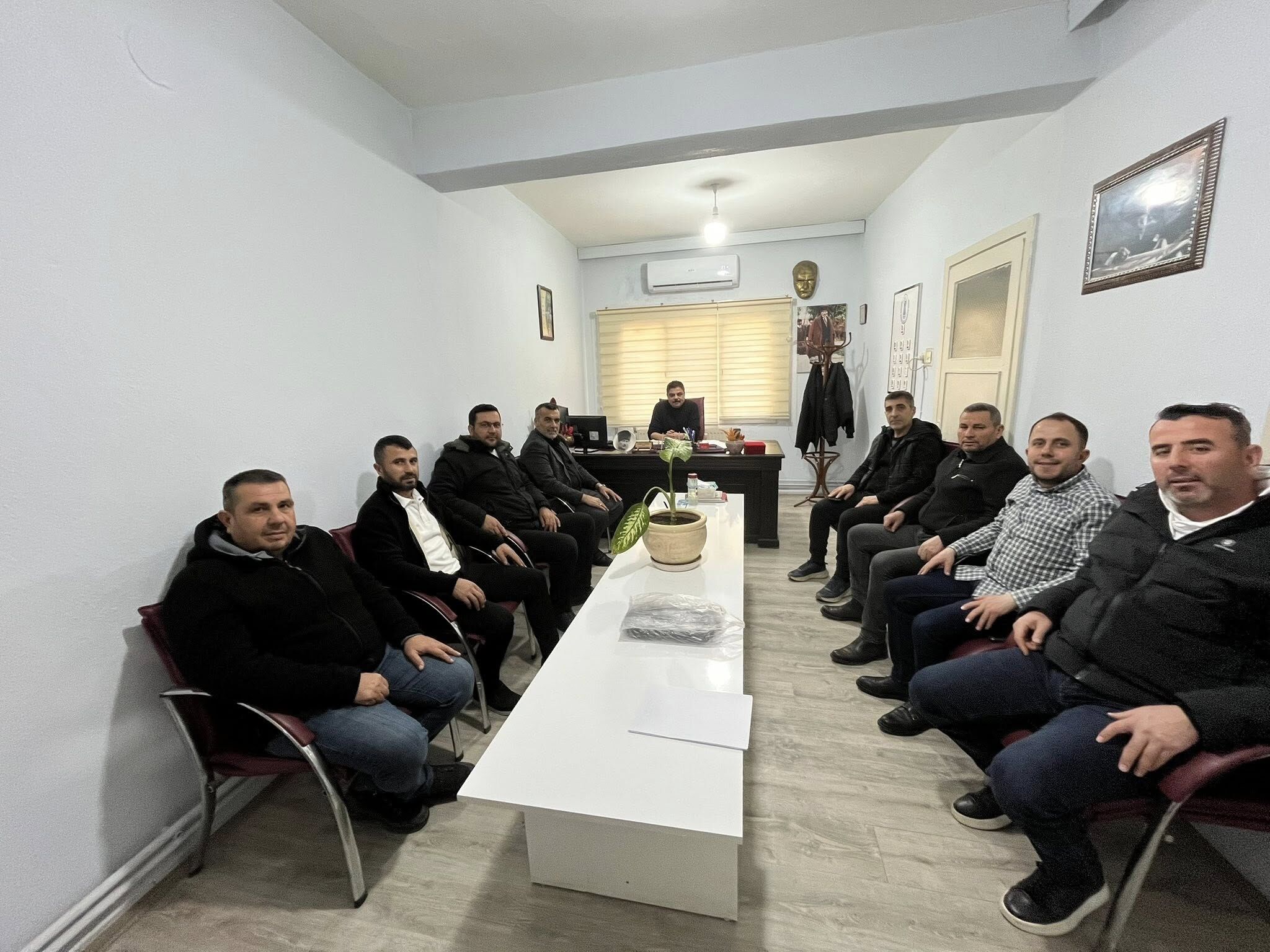 641677835 122160056456842987 7813751661318270829 N