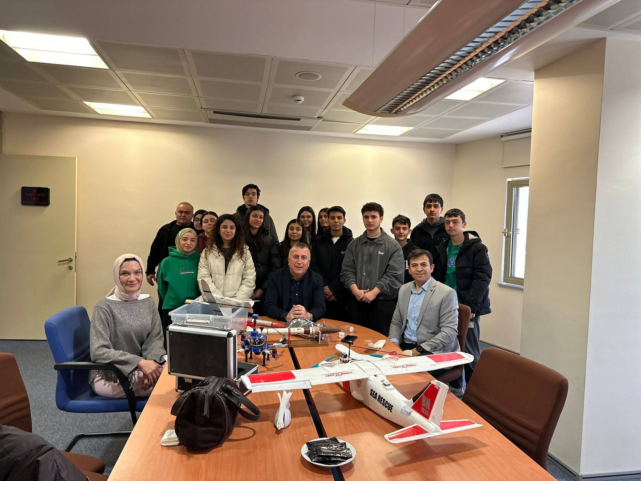 Dünya ikincisi Alaşehirli sporculardan TARİŞ’e ziyaret-.1.