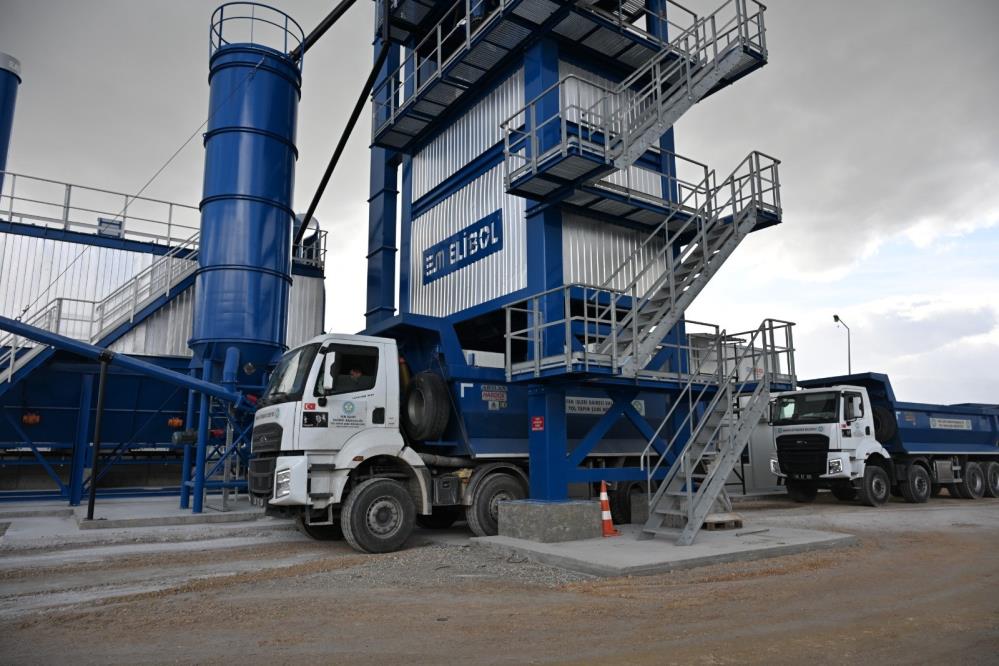 Manisa'da asfalt seferberliği: Hedef 120 bin ton