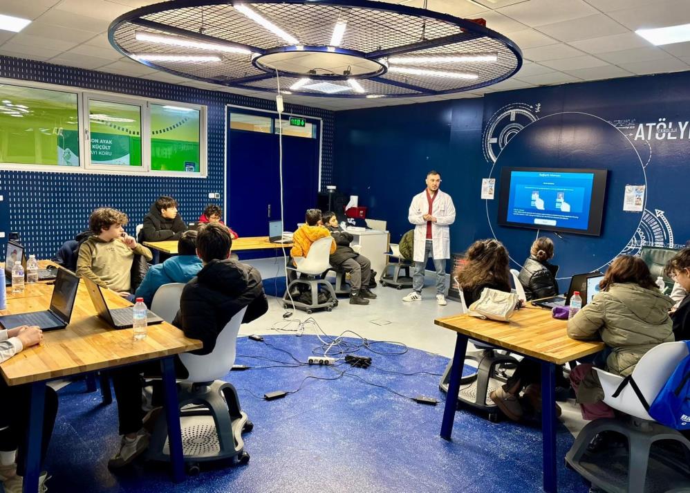 Binlerce öğrenci ara tatilde bilimle buluştu-1