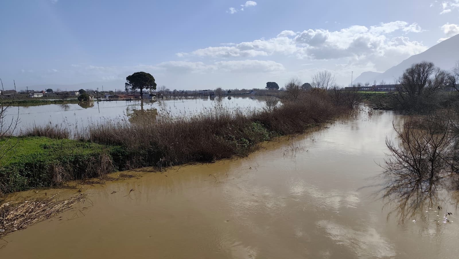 Gediz Nehri yeniden canlandı: Bağlar suya kavuştu-.3.1
