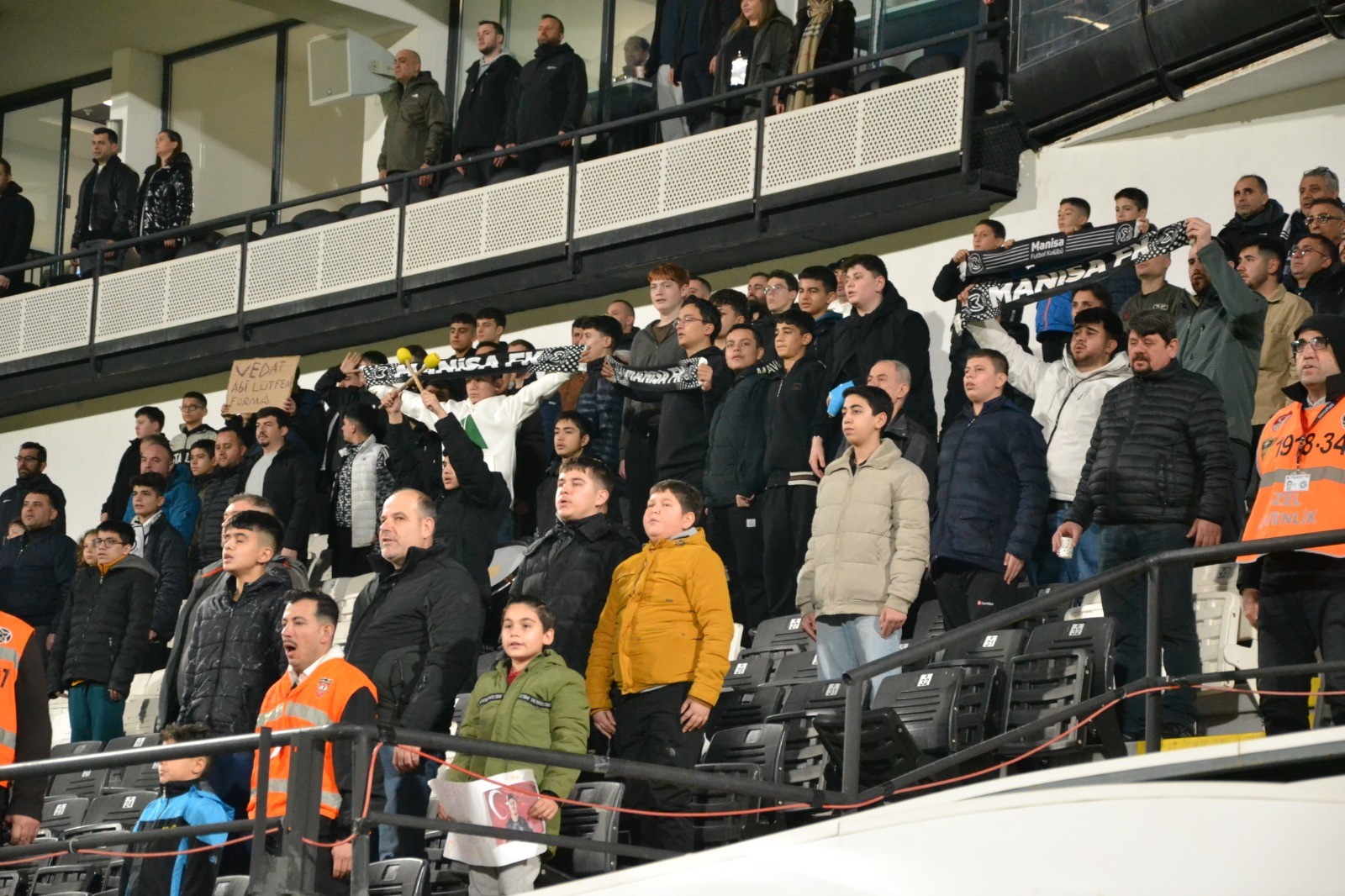 Manisa FK'dan tüm lige gözdağı-.2.2