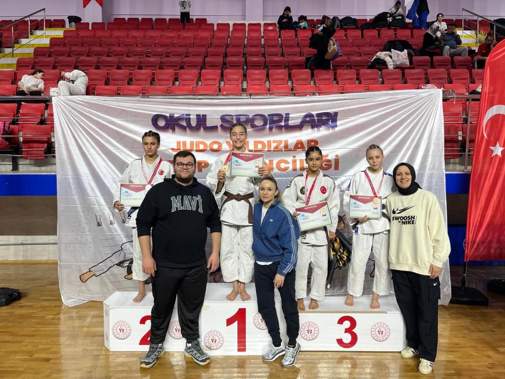 Manisalı sporculardan madalya şov!