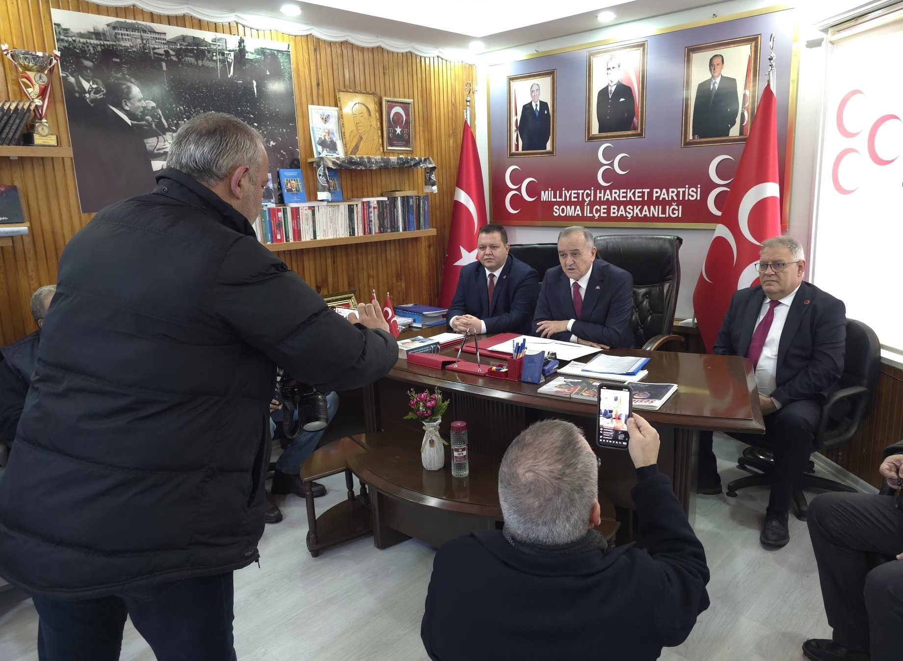 MHP’li Akçay’dan Soma’da CHP’ye sert eleştiriler-.3.1.